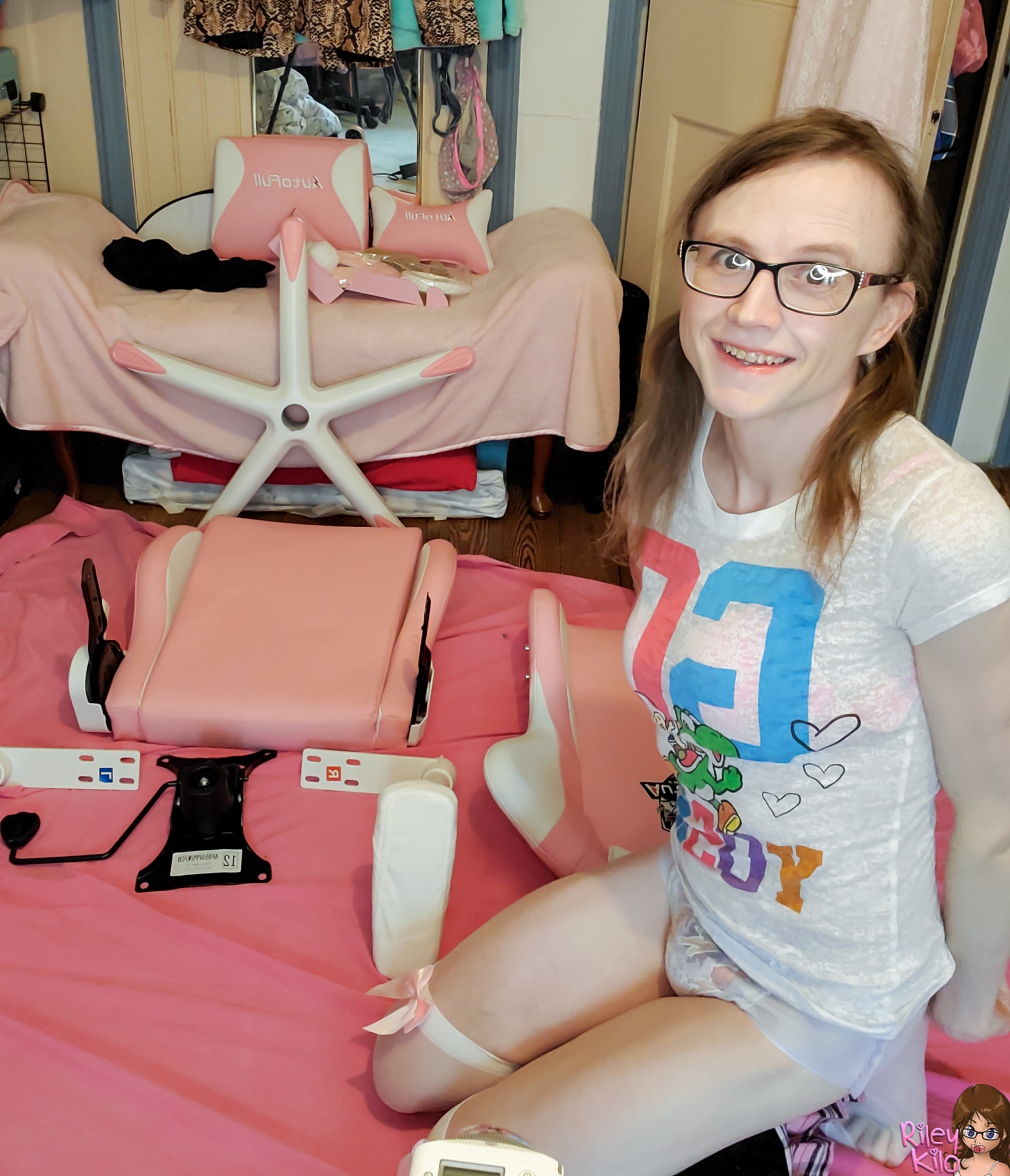 DiaperGirl Builds A Gaming Chair! 